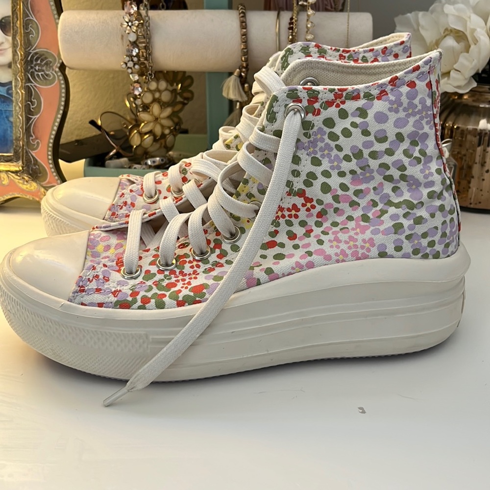 Women’s High Top Converse Chuck Taylor’s All Star Move Things to Grow